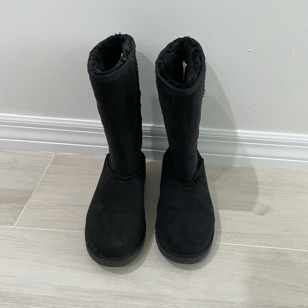 Girls black slip on boots size 5 (kids)